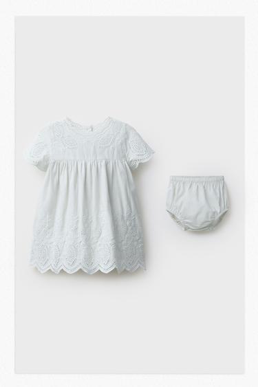 فستان بتطريز سويسري وسروال داخلي - أزرق باستيل الخاص بـ Zara