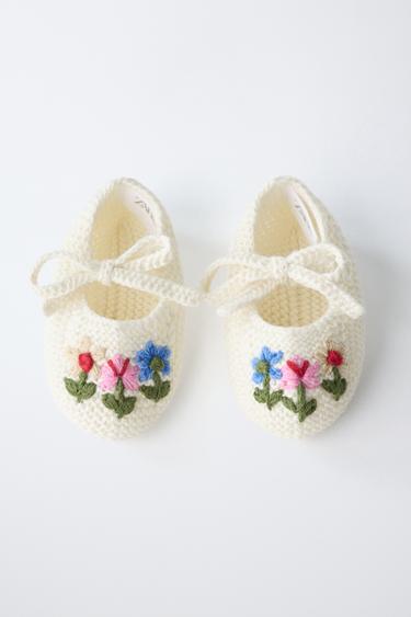 CHAUSSONS BRODÉS FLEURS - Blanc écru de Zara - Image 5