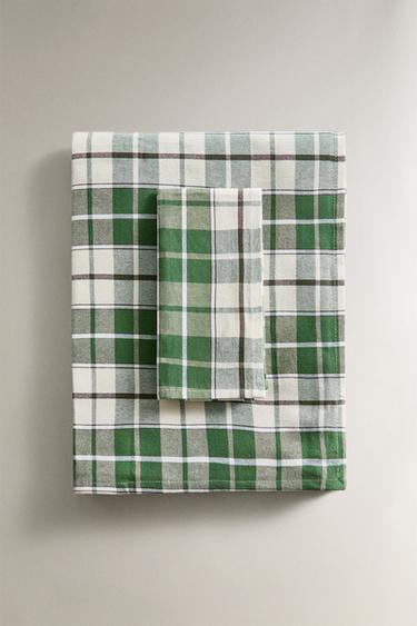 OBRUS Z BARWIONEJ PRZĘDZY - Zielony Zara