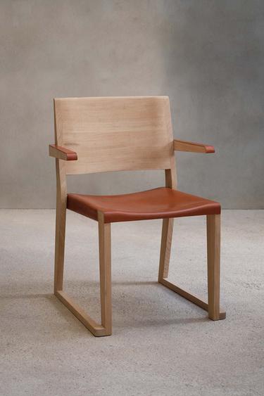 CHAIR 01 - Light beige by Zara