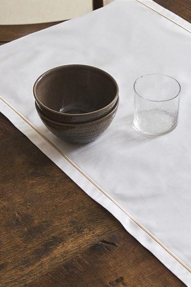 TABLE RUNNER WITH EMBROIDERED TRIM - أبيض الخاص بـ Zara