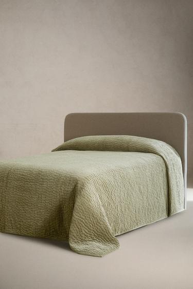 FADED VELVET QUILT - Green by Zara - Image 1