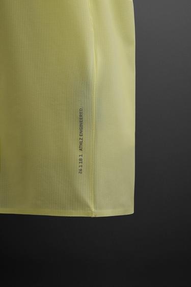 T-SHIRT TECHNIQUE LÉGER - Citron vert de Zara - Image 8