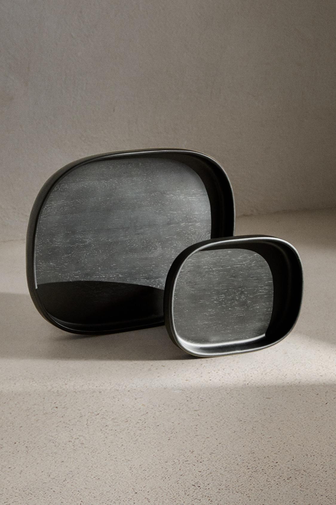 TRAY 02