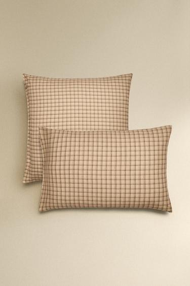 KOPFKISSENBEZUG AUS FLANELL MIT KAROMUSTER - Beige von Zara
