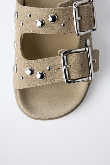 SANDALES À CLOUS EN CUIR - Marron sable de Zara - Image 4