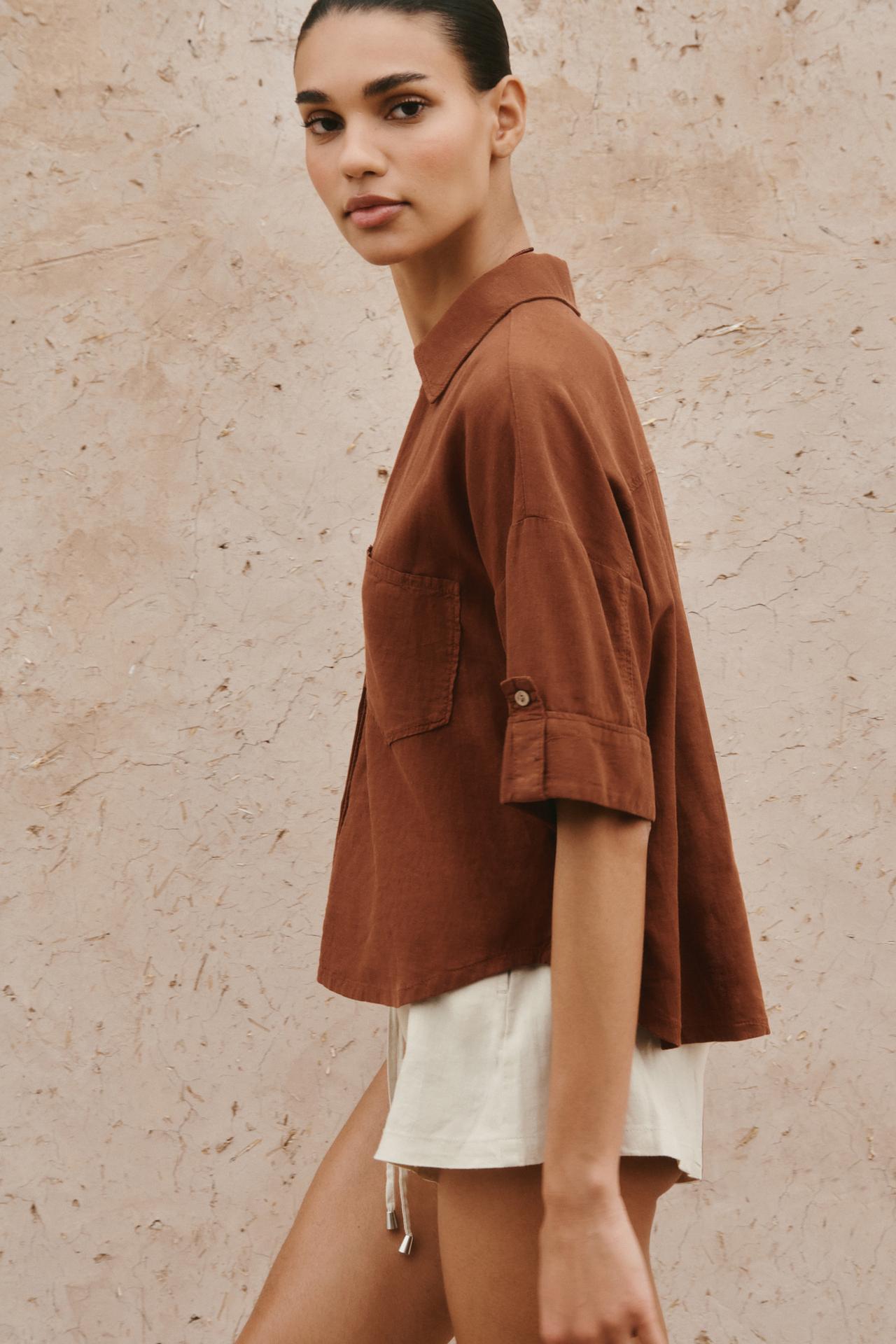 CHEMISE COURTE EN LIN