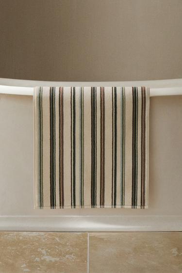 BATH MAT WITH IRREGULAR STRIPES - Multicoloured by Zara
