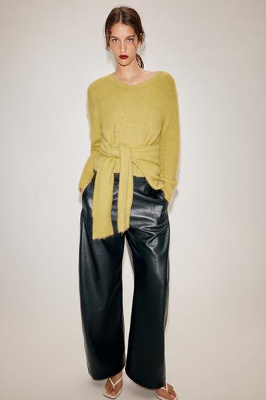 JERSEY CON LANA CUELLO PICO - Mostaza de Zara