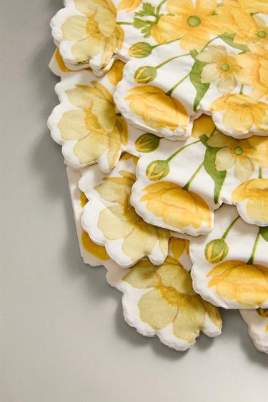 PACK OF FLORAL PAPER NAPKINS (PACK OF 20) - Orange by Zara - Image 2