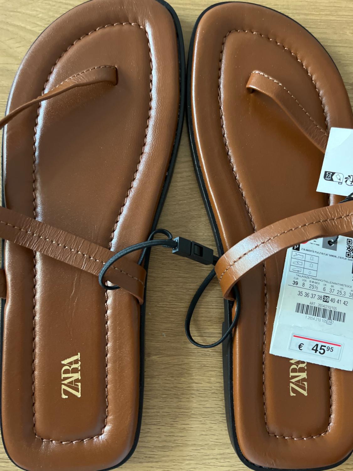 FLAT ASYMMETRIC SANDALS - Image 3