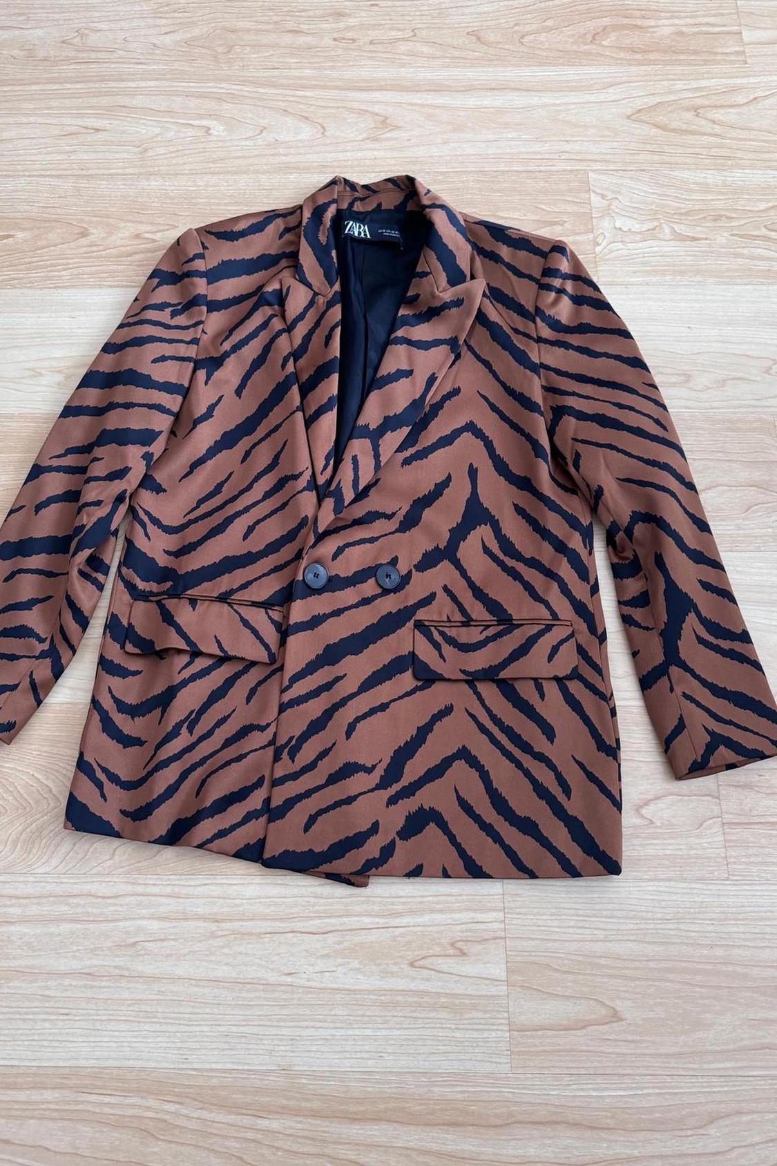 ANIMAL PRINT BLAZER