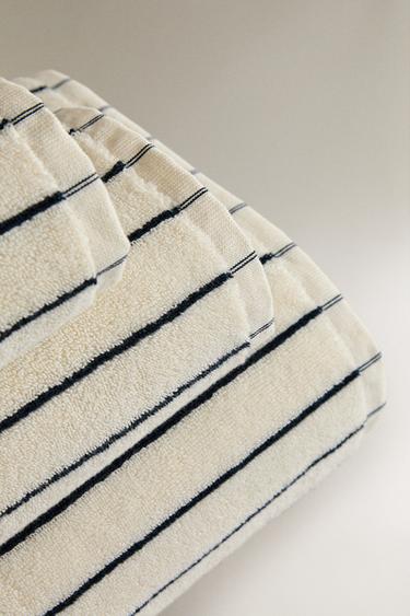 SERVIETTE DE BAIN RAYURE COULEUR - Bleu marine de Zara - Image 1