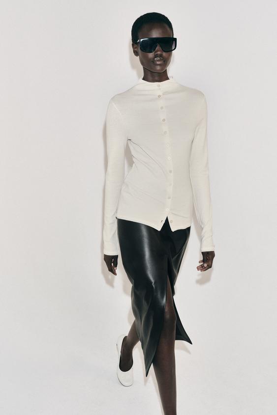 TOP BOUTONNÉ À COL ROULÉ - Écru de Zara - Image 1