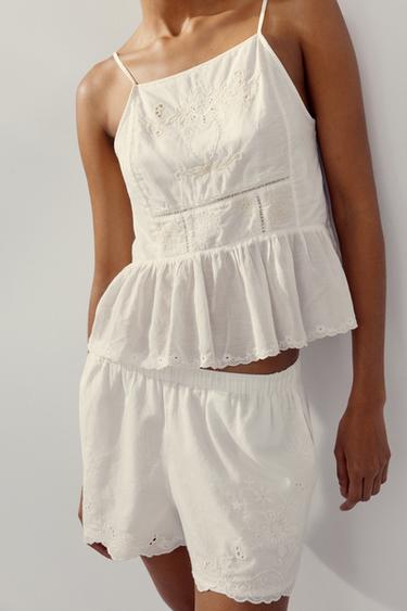 TOP FLORES BORDADAS LAZADA - Blanco roto de Zara