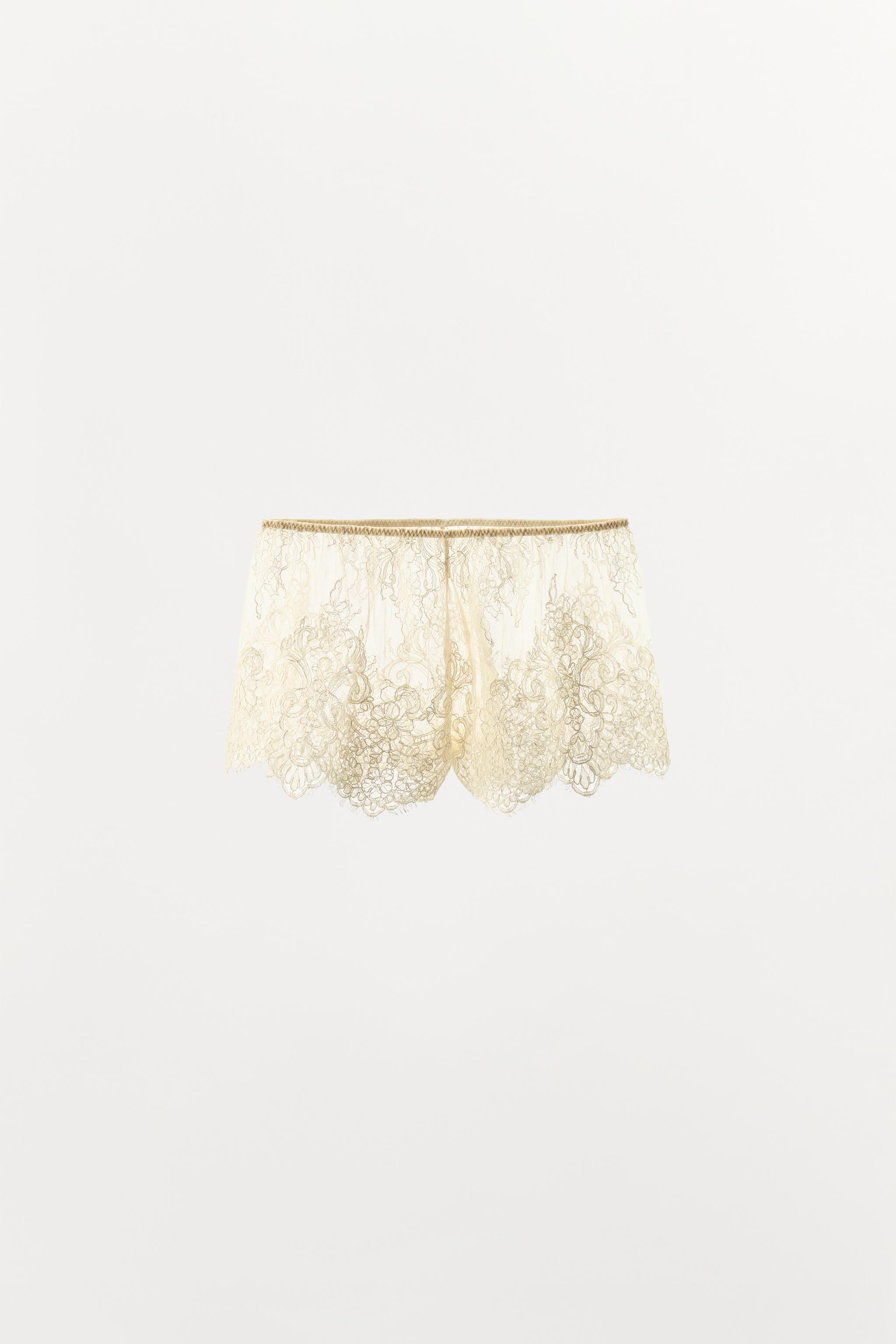 EMBROIDERED LACE SHORTS