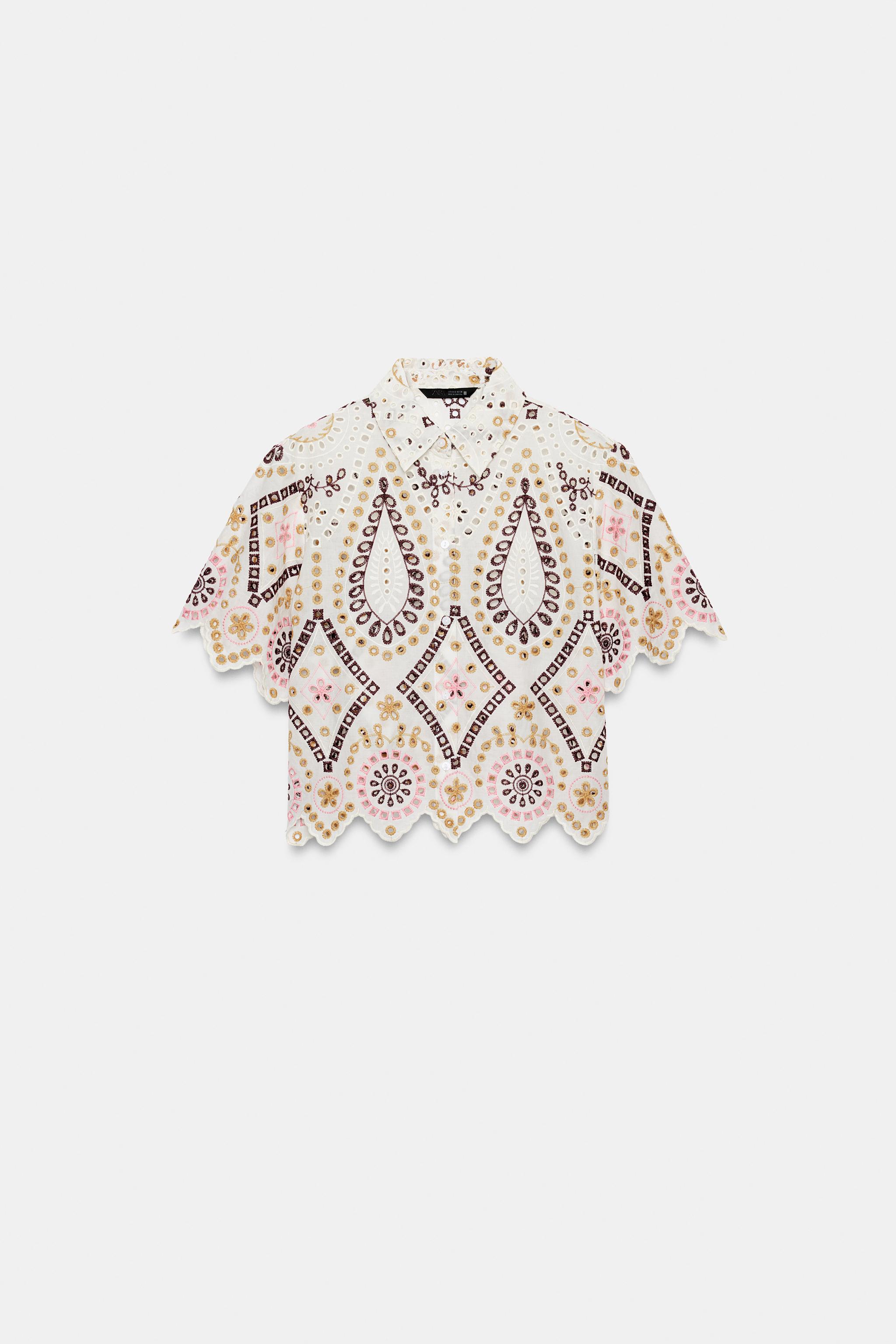 CHEMISE COURTE À MANCHES COURTES ET BRODERIES PERFORÉES
