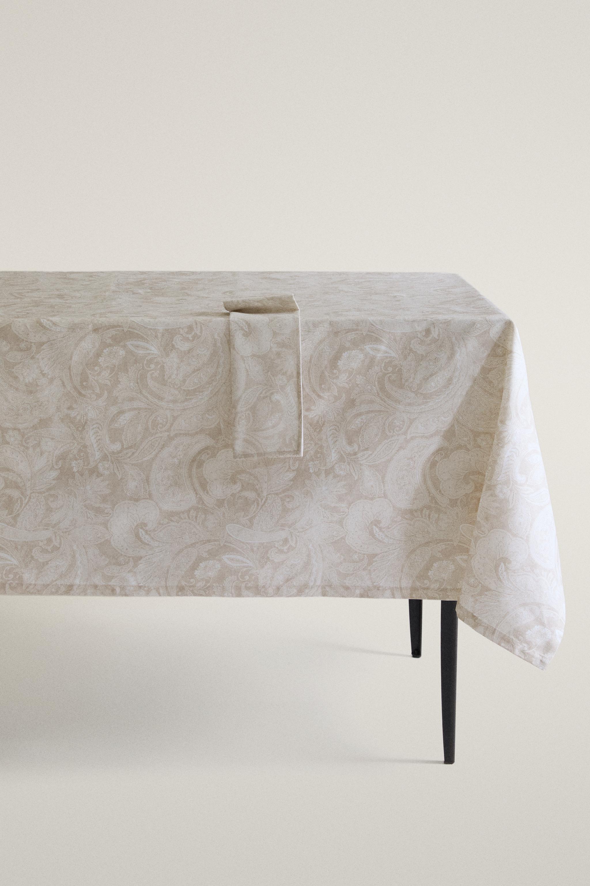 NAPPE RÉSINE IMPRIMÉ PAISLEY