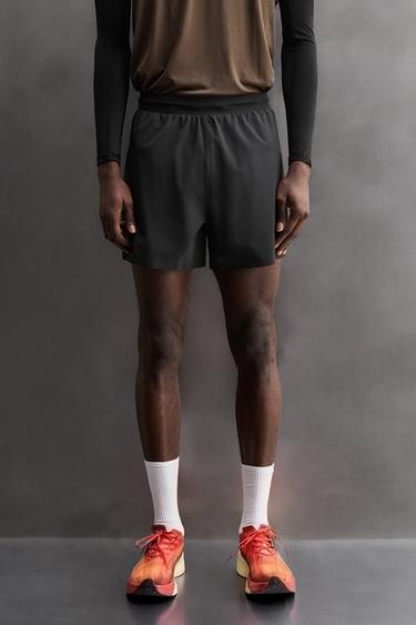СПОРТИВНЫЕ ШОРТЫ ДЛЯ БЕГА С ЦВЕТОВЫМИ БЛОКАМИ 5'' — ЧЕРНЫЙ от Zara