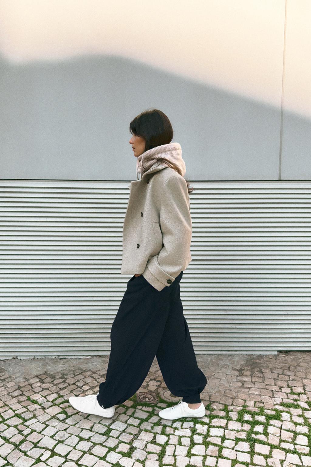 SHORT HIGH NECK COAT - image 2