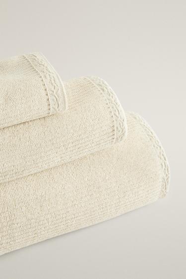TEXTURED BATH TOWEL — Light beige 2