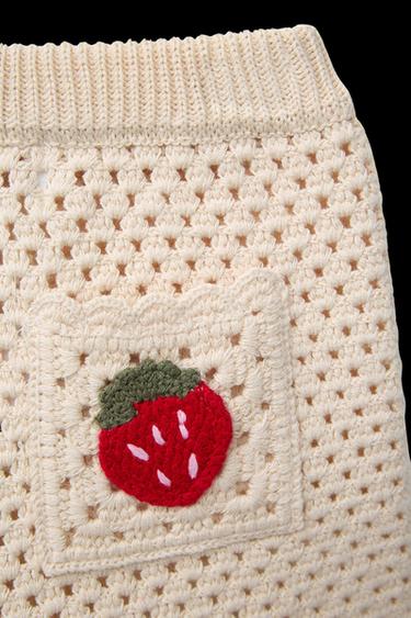 STRAWBERRY CROCHET KNIT BERMUDA SHORTS - Mid-ecru by Zara
