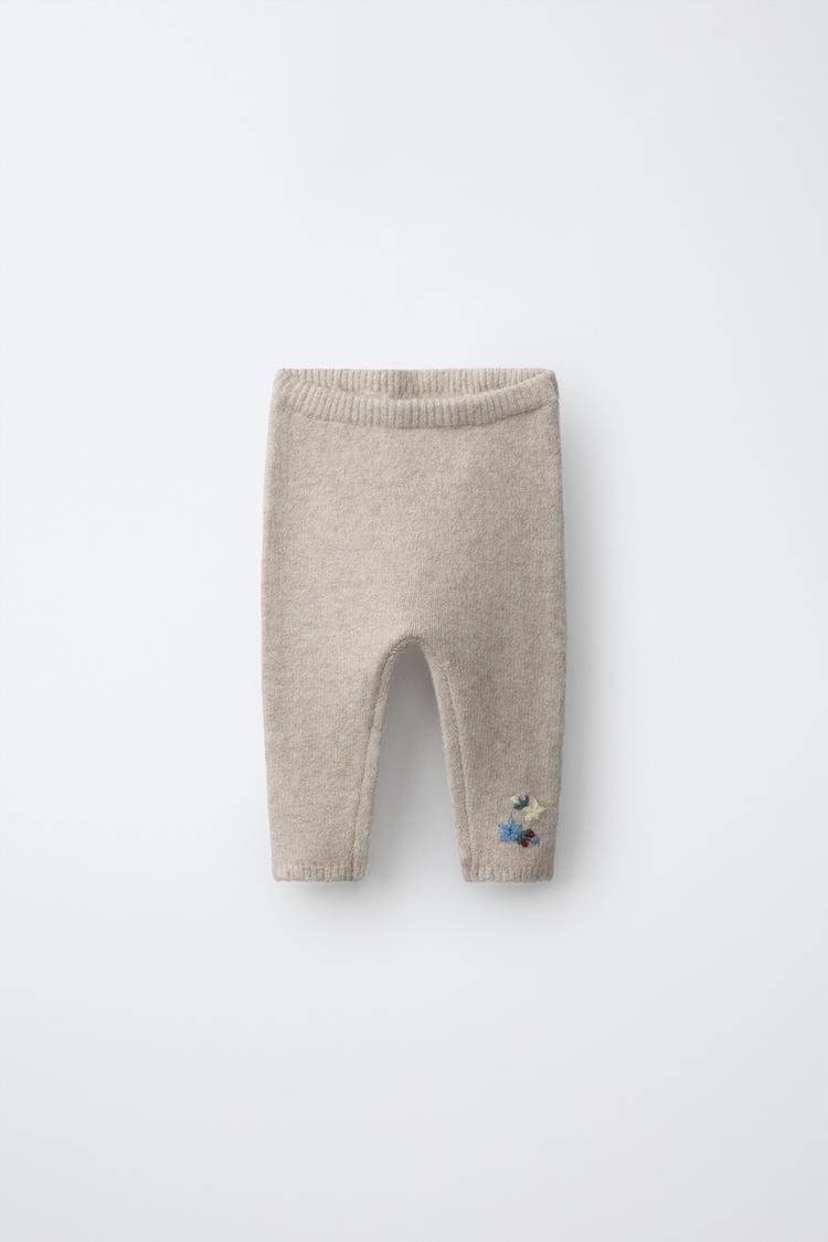PANTALÓN PUNTO FLORES BORDADAS