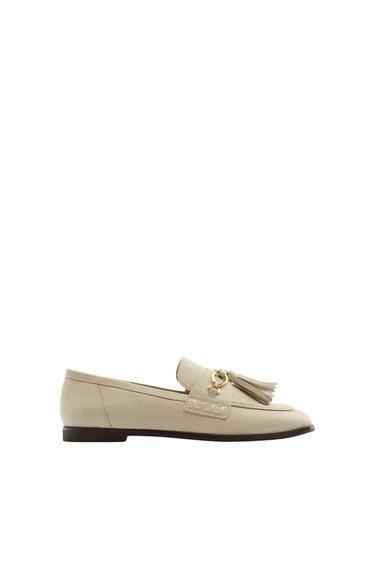 FLAT LOAFERS WITH TASSELS