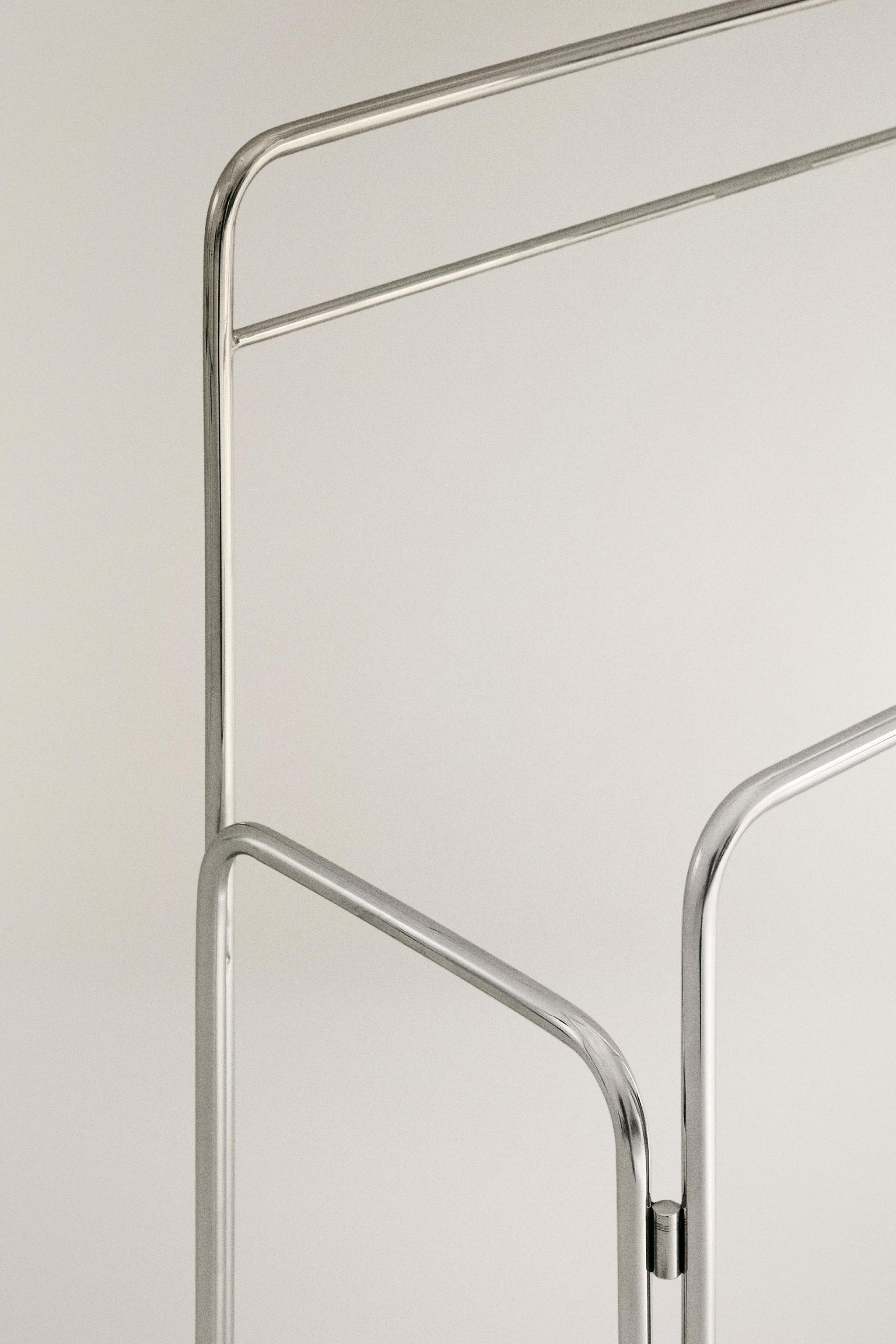 STEEL AND GLASS TOWEL RACK