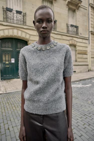 HAUT À MANCHES COURTES EN MAILLE AVEC FANTAISIE BIJOU - Gris de Zara - Image 1