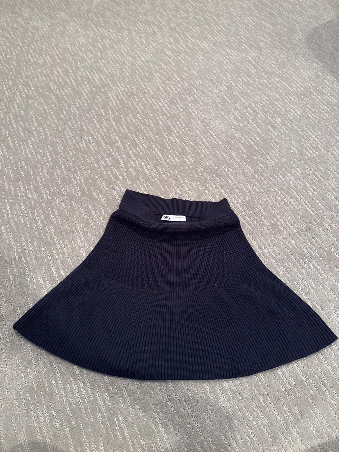 RUFFLED KNIT MINI SKIRT - Image 3