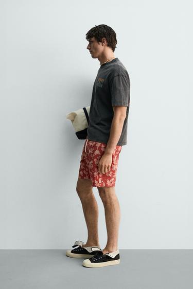 T-SHIRT LAVÉ IMPRIMÉ SURF - Marron foncé de Zara - Image 3