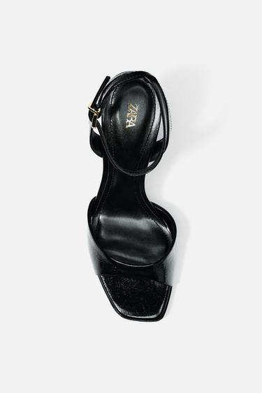 SANDALES VERNIES À TALONS - Noir de Zara