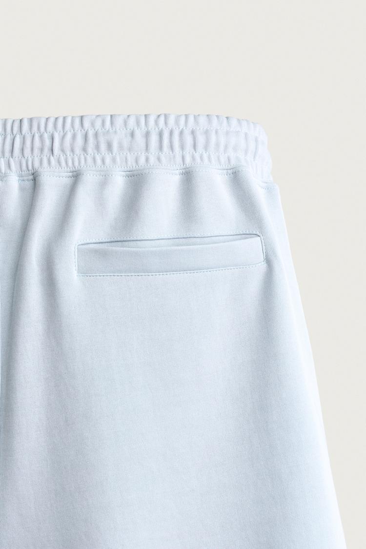 PANTALÓN CORTO BERMUDA TIPO JOGGER DE TEJIDO INTERLOCK CON CORTE RELAJADO 8