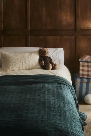 CHILDREN'S STRIPED TEXTURED BEDSPREAD - Blue by Zara