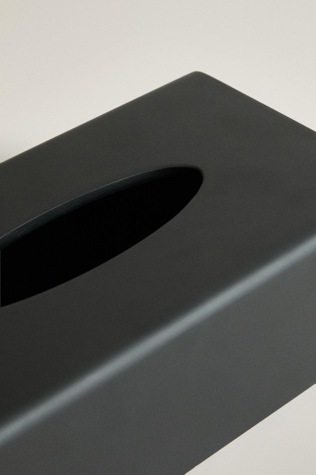BLACK RESIN TISSUE BOX — Black