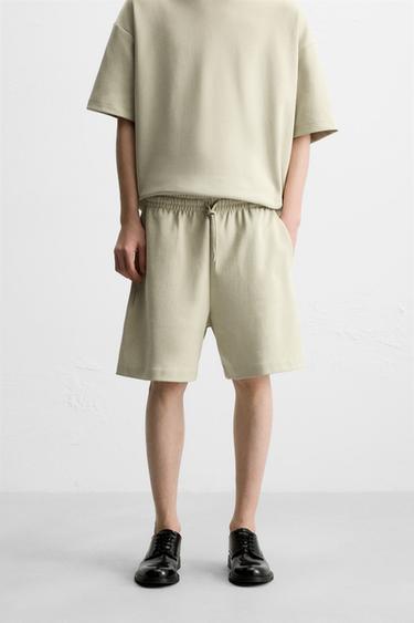 INTERLOCK TEXTURED BERMUDA SHORTS - Light green by Zara