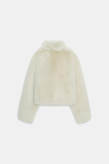 MANTEAU COURT EFFET FOURRURE AVEC BRANDENBOURGS - Beige clair de Zara - Image 4