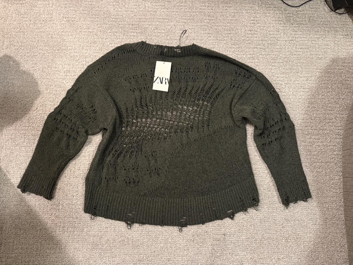 RIPPED OPEN KNIT SWEATER