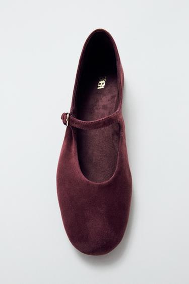 SUEDE BALLERINAS WITH BUCKLE - Burgundy Red by Zara