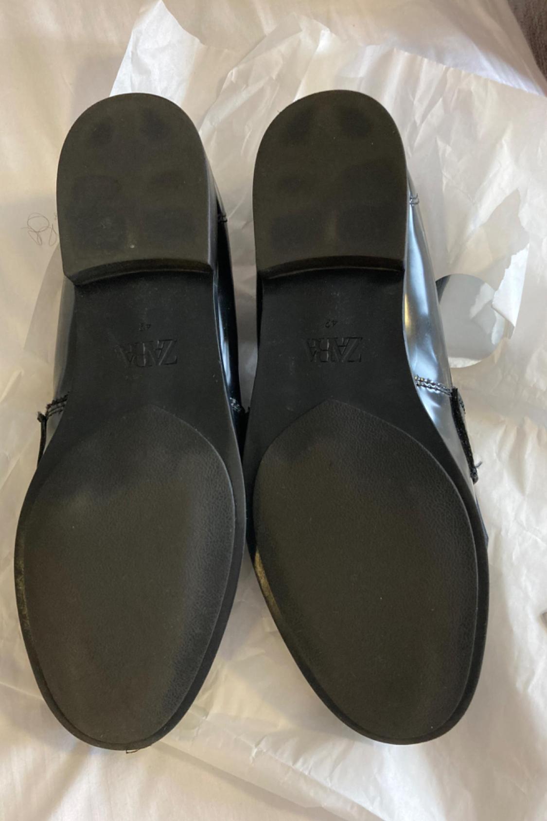 FLAT LOAFERS WITH METAL DETAIL - Image 4