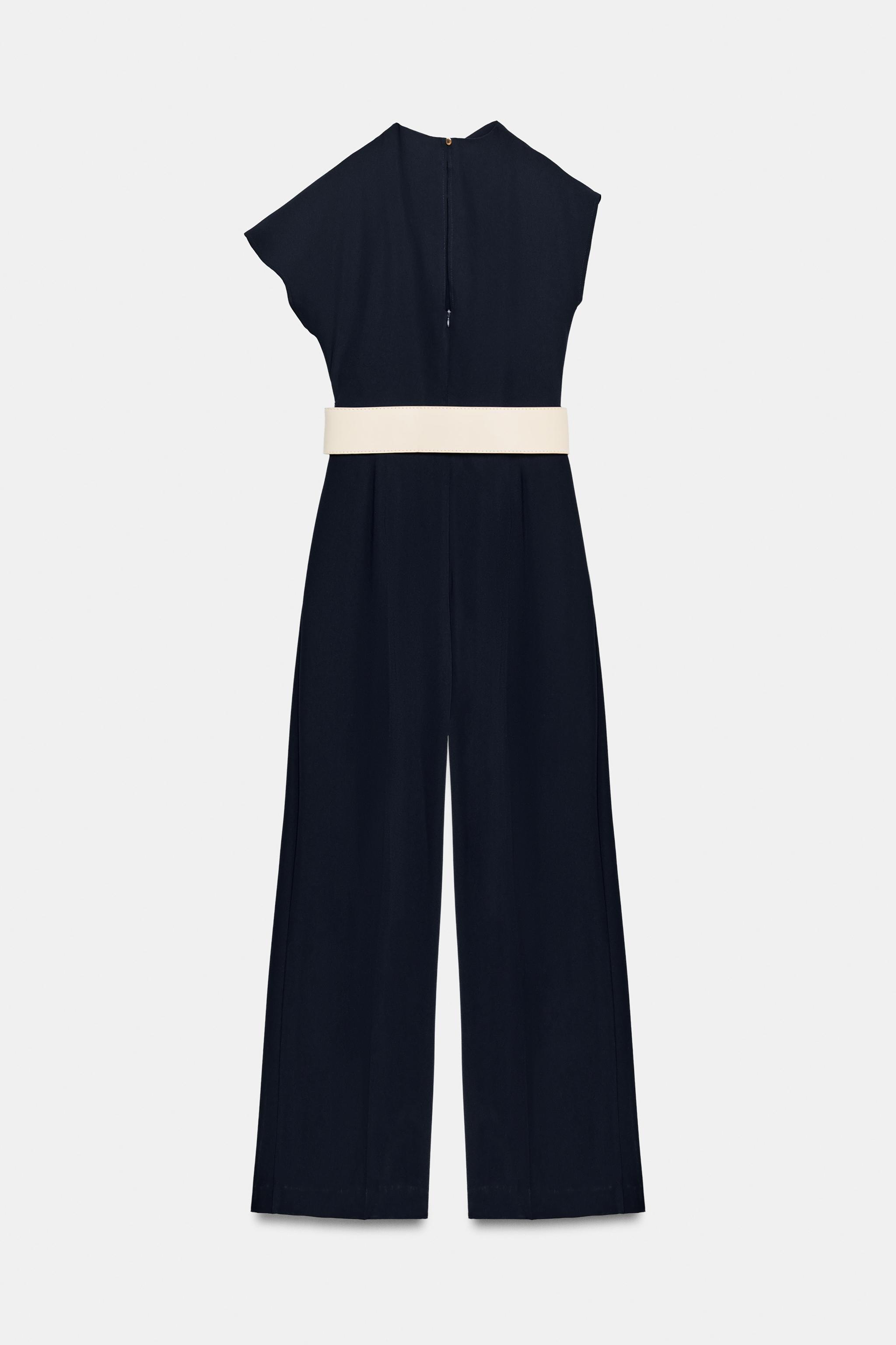 Женские комбинезоны Zara ASYMMETRIC SLEEVE BELTED JUMPSUIT — фото 9