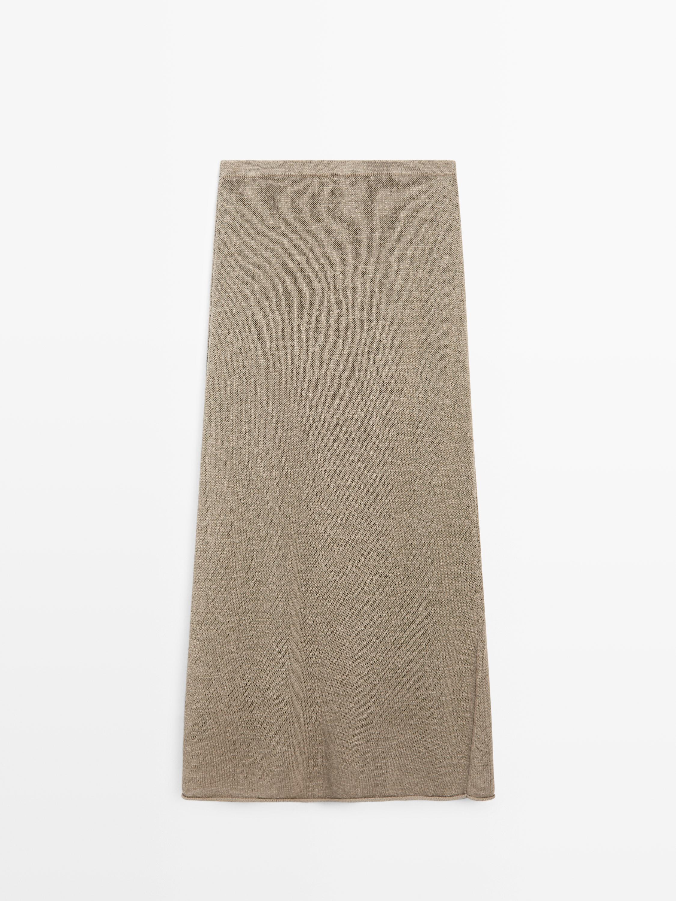 Total look flared knit skirt