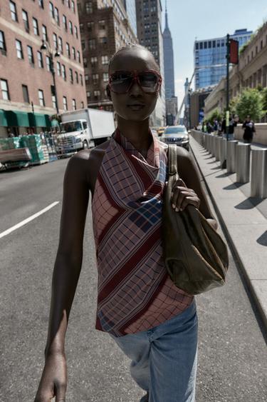 TOP HALTER ESTAMPADO ASIMÉTRICO - Multicolor de Zara