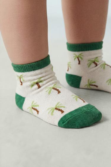 PACK DOS CALCETINES CORTOS PALMERAS - Crudo / Verde de Zara