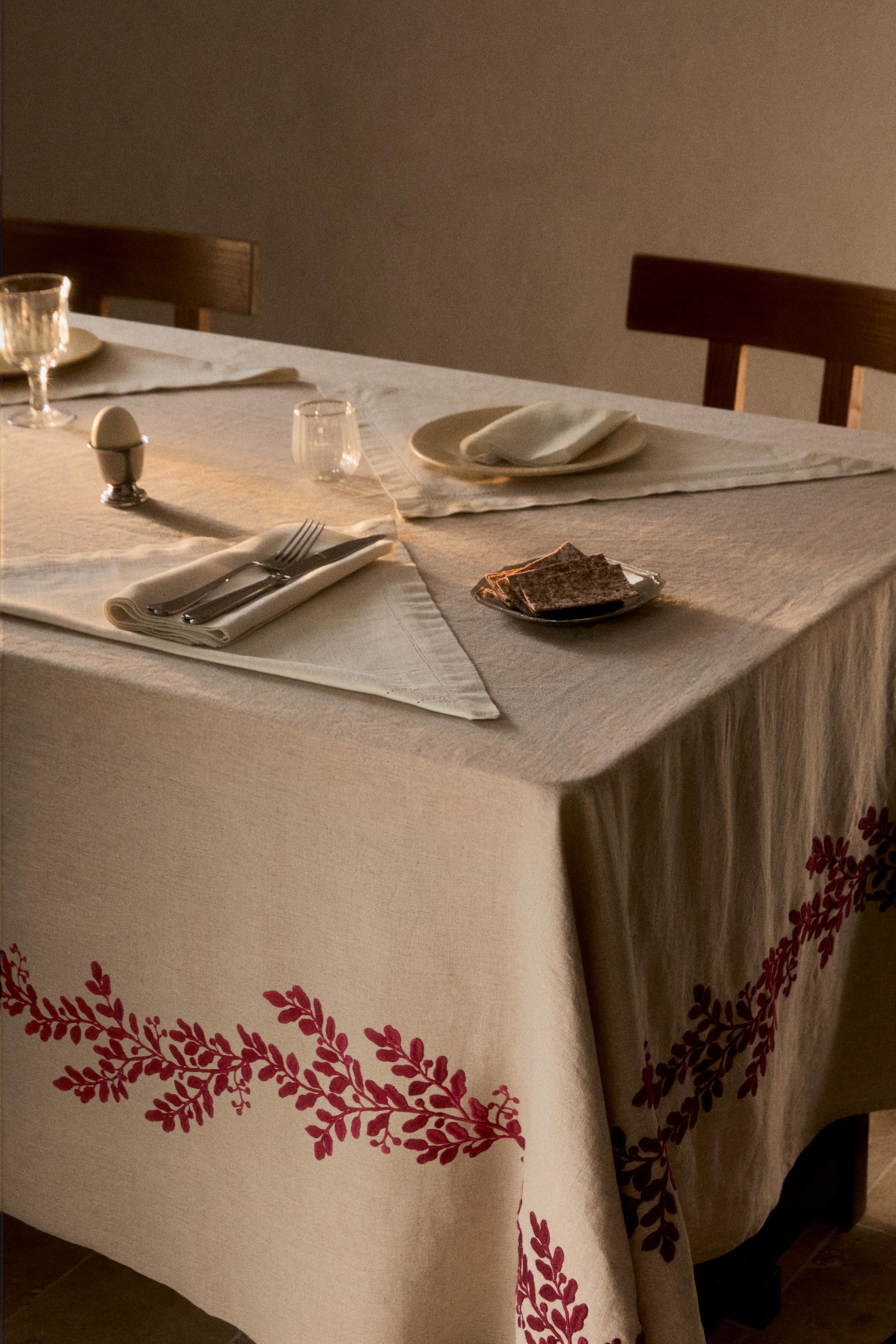 CHRISTMAS EMBROIDERED LINEN TABLECLOTH