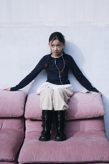 モダール混ダブルTシャツネイビーブルーZaraのモダール混ダブルTシャツ - ネイビーブルー