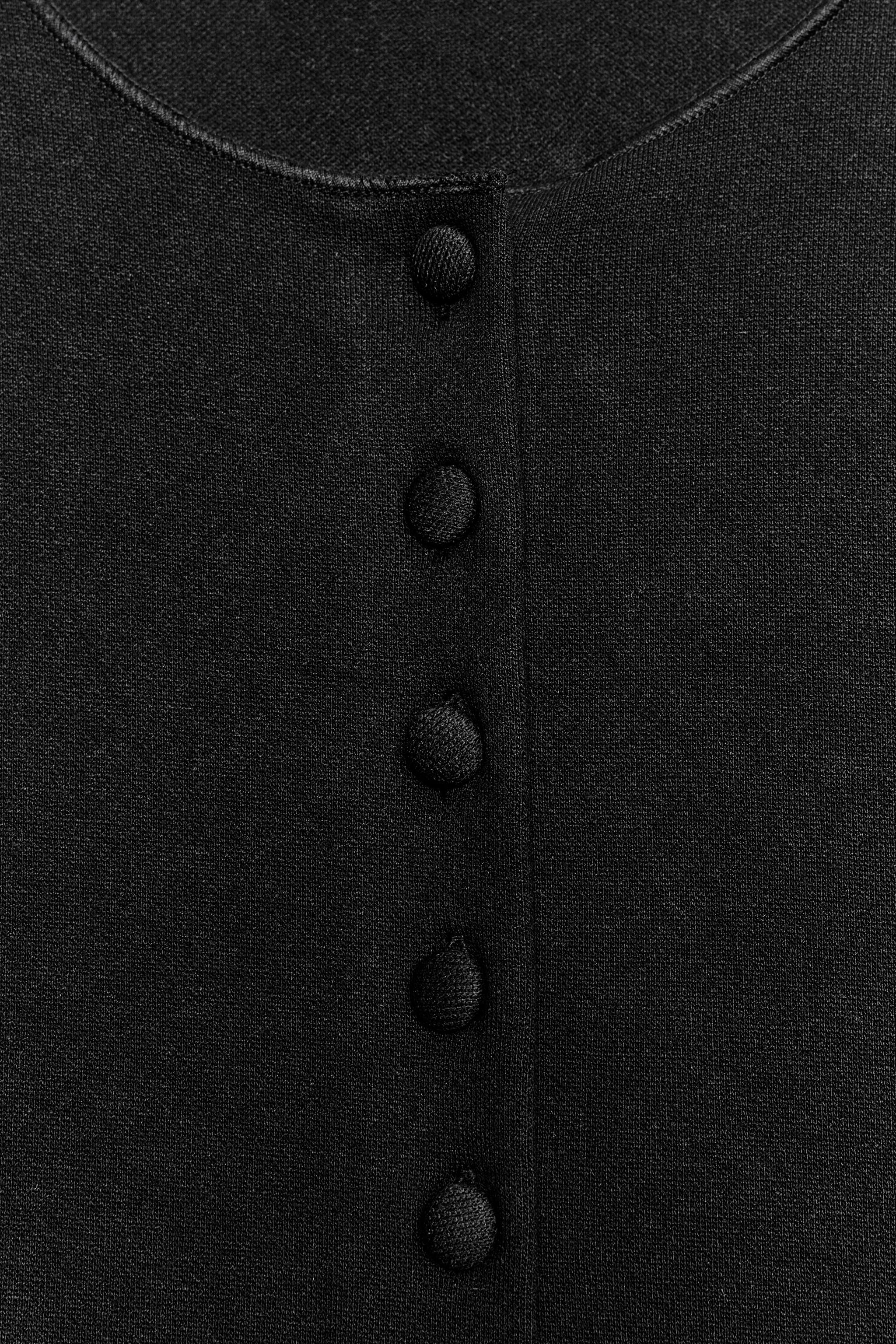 BUTTONED VEST TOP