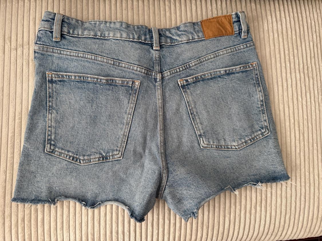 TRF HIGH-WAIST DENIM RIPPED SHORTS - Image 3