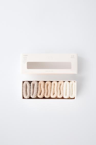 LOT DE QUATRE CHAUSSETTES COLORÉES EN BOÎTE - Beige clair de Zara